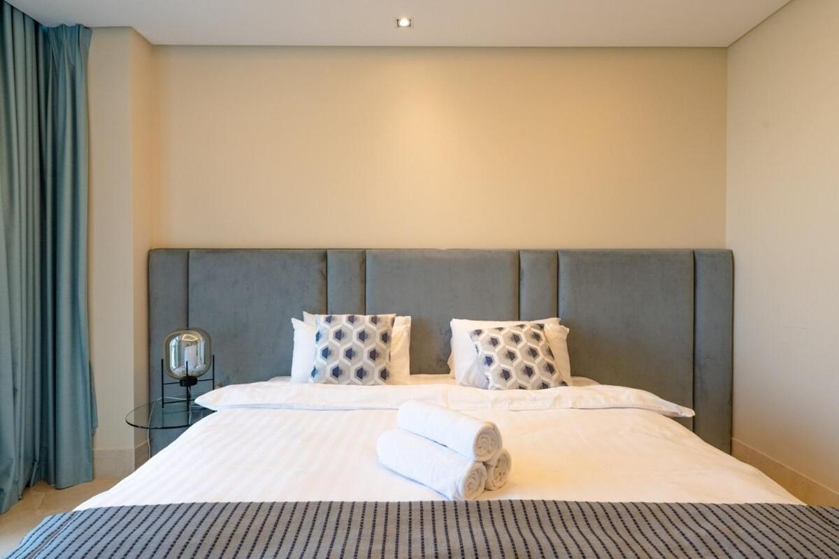 3 Bed With Private In Palm Jumeirah *